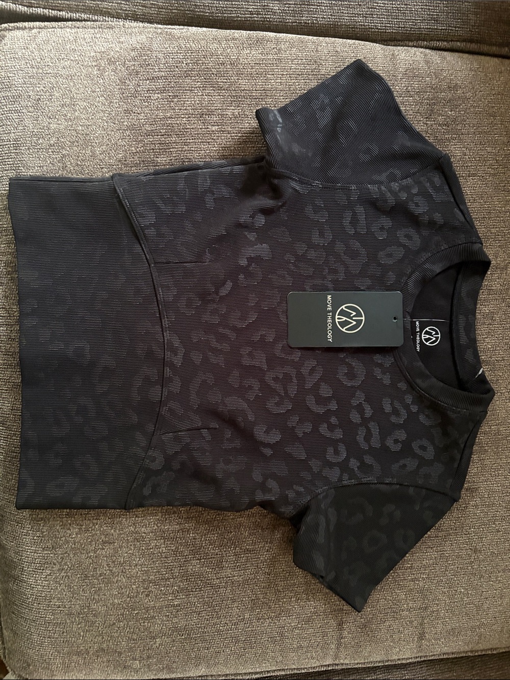 Athleisure Short Sleeve Pullover Tee - Black Leopard Print